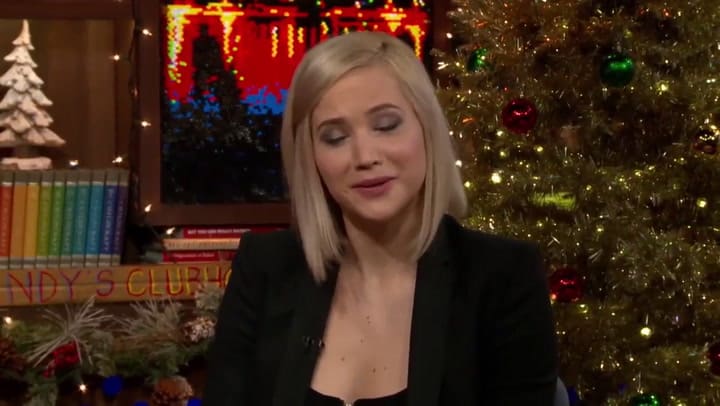Jennifer Lawrence evade una pregunta sobre Chris Martin - Fuente: YouTube