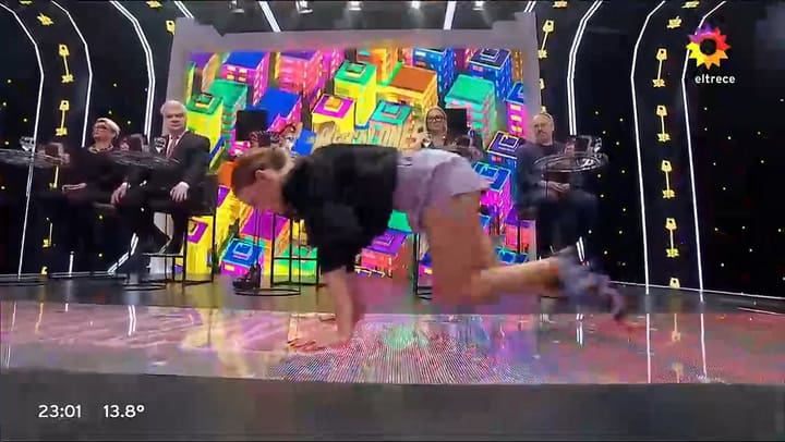 Eva Anderson hizo un ejercicio de gimnasia en Los 8 escalones y se llevo todos los aplausos