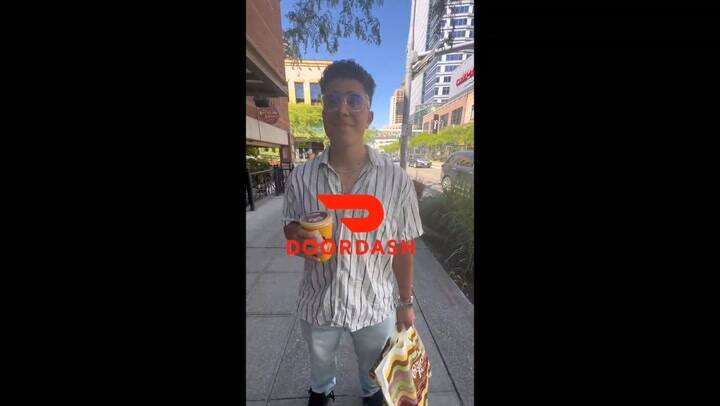 Un hombre evidenció cuánto ganan los inmigrantes al día en EE.UU.