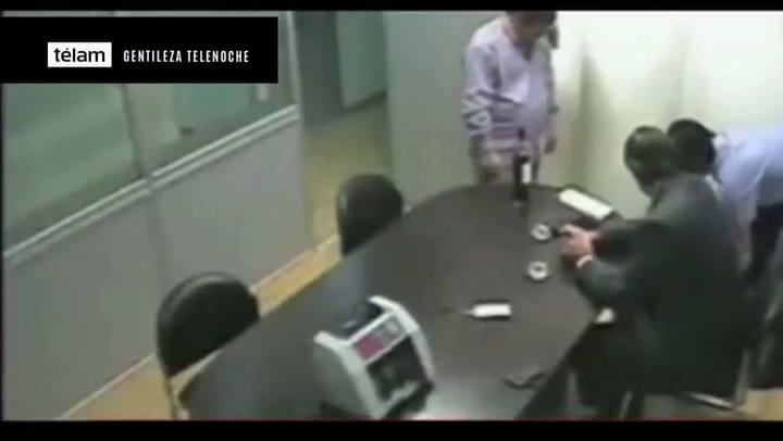 Los videos del recuento de dólares en la Rosadita