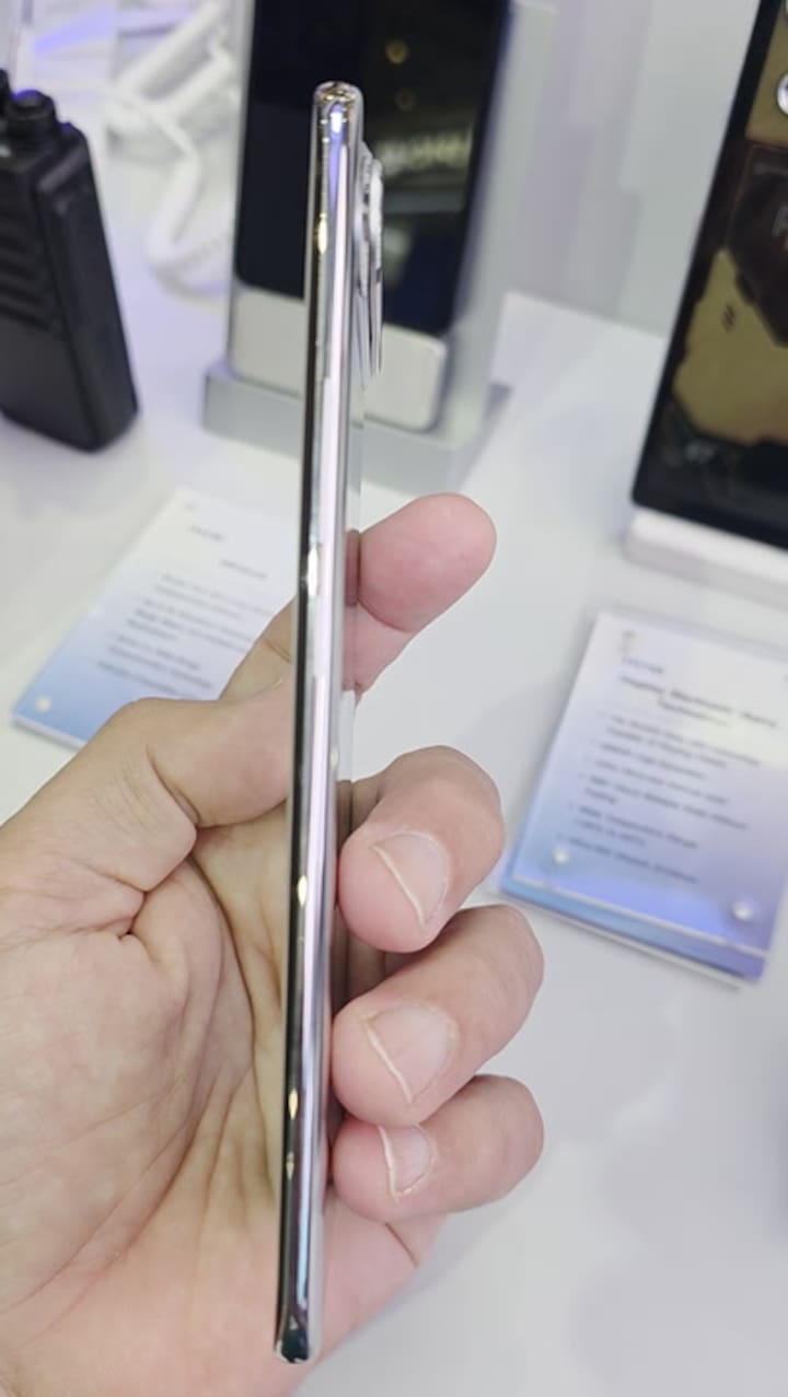 Así es el delgadísimo Tecno Spark Slim (MWC 2025)