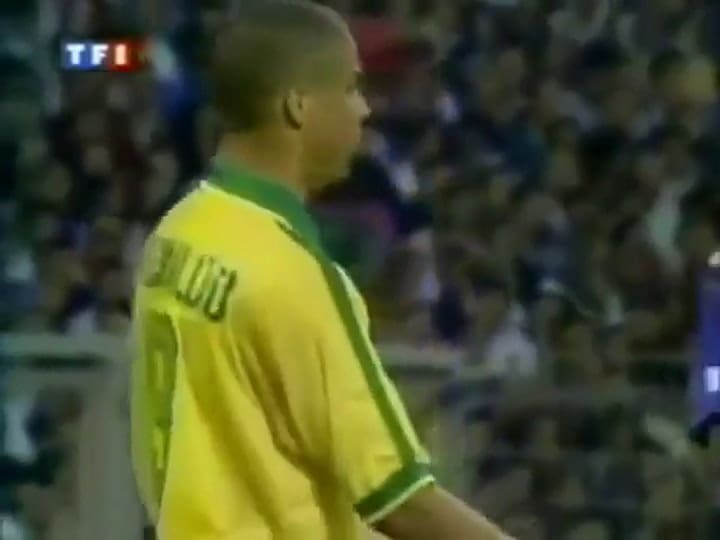 El golazo de Roberto Carlos a Francia, para muchos el tiro libre mejor ejecutado de la historia - Fu