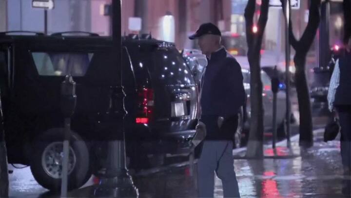 El momento en que un auto impacta contra la caravana de Joe Biden en Delaware, Estados Unidos