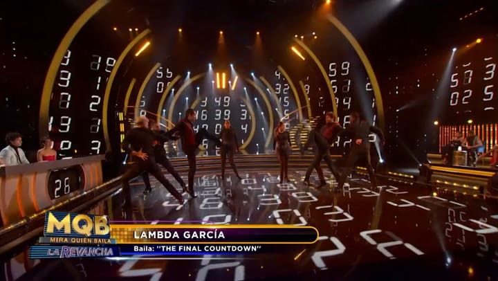 Lambda García baila