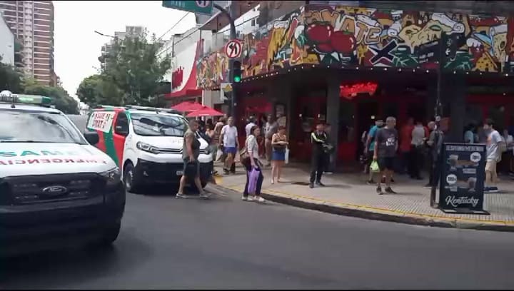 Un camión atropelló y mató a una mujer