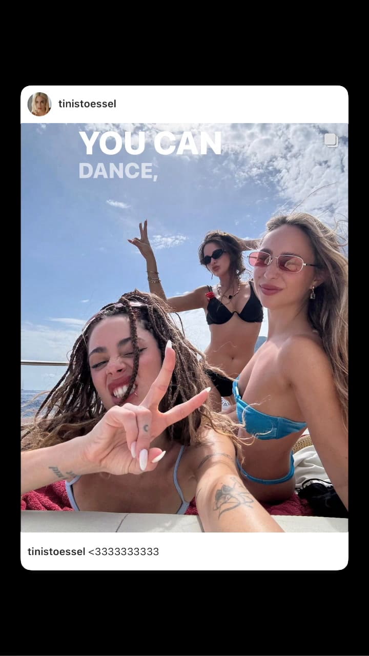 Tini Stoessel con sus amigas en Italia