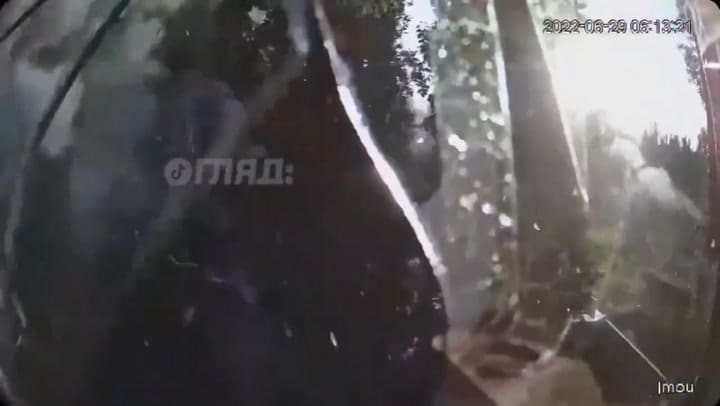 Revelan imágenes de un devastador bombardeo sobre un edificio residencial