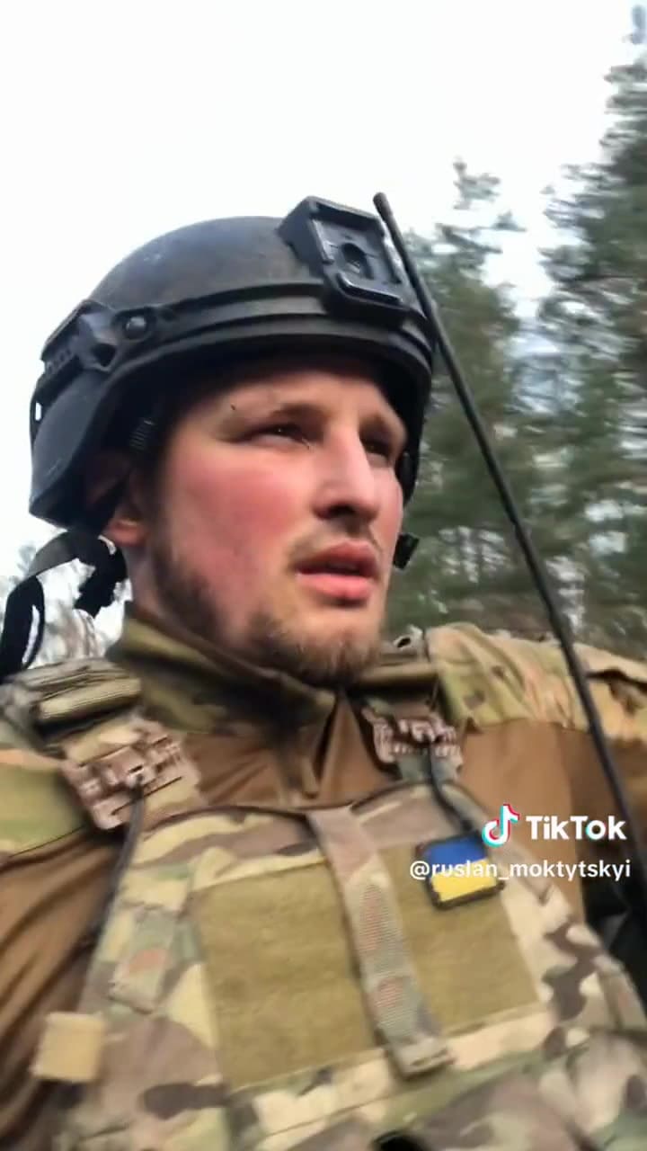 Ruslan Mokritski es cocinero, influencer y soldado ucraniano