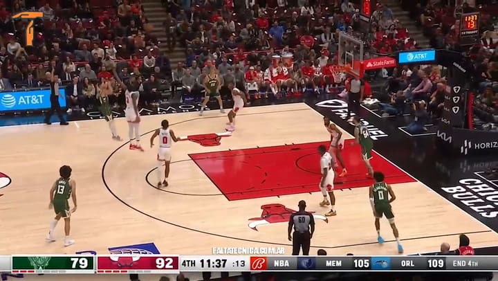 Luca Vildoza vs Chicago Bulls