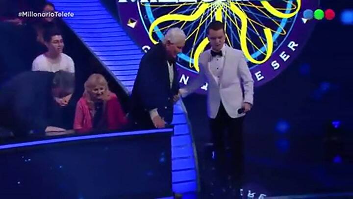 ¿Quién quiere ser millonario? El oráculo José María bailó al compás de una murga - Fuente: Telefé