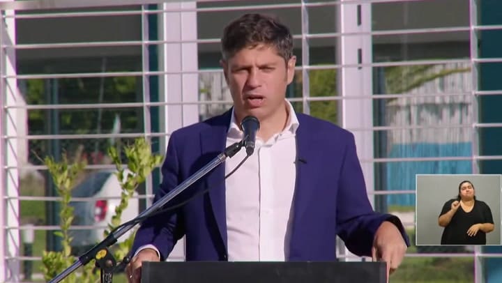 Axel Kicillof renovó sus críticas a Milei: “La reacción al temporal en Bahía Blanca es una refutación del país que nos quieren vender”