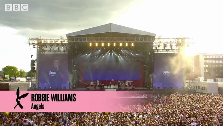 Robbie Williams - Angels (One Love Manchester)