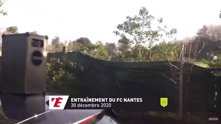 Hinchas del Nantes protestan poniendo música de circo en el primer entrenamiento de Raymond Domenech