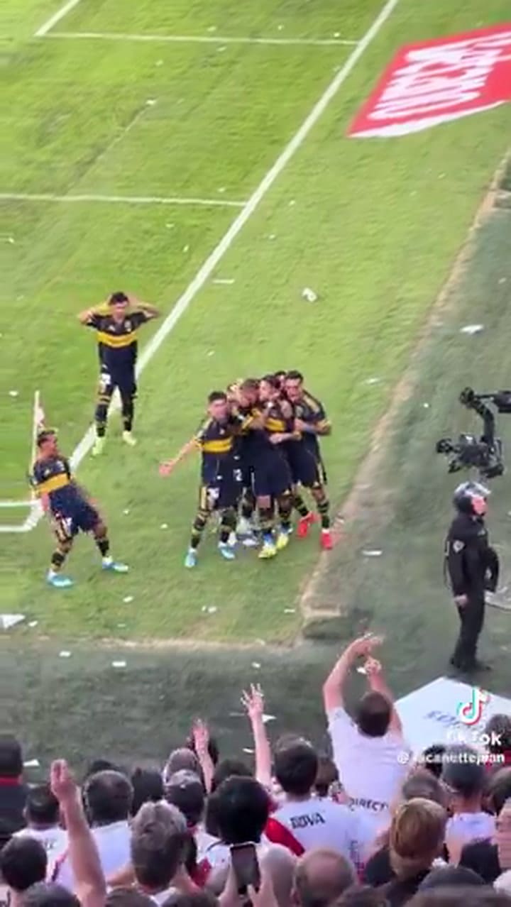 El polémico festejo de Adam Bareiro