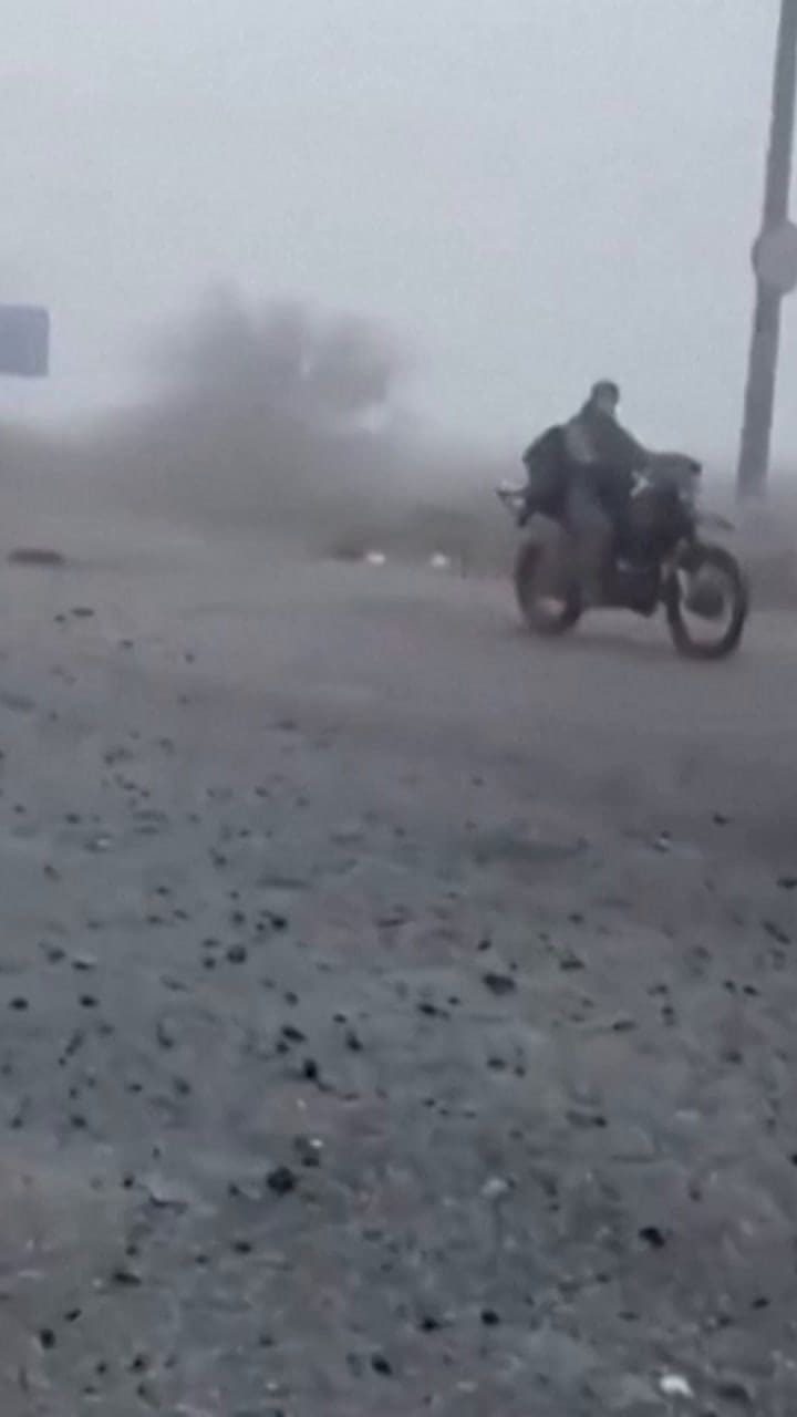 Las fuerzas rusas irrumpen al estilo de 'Mad Max' en la devastada ciudad ucraniana de Pokrovsk.