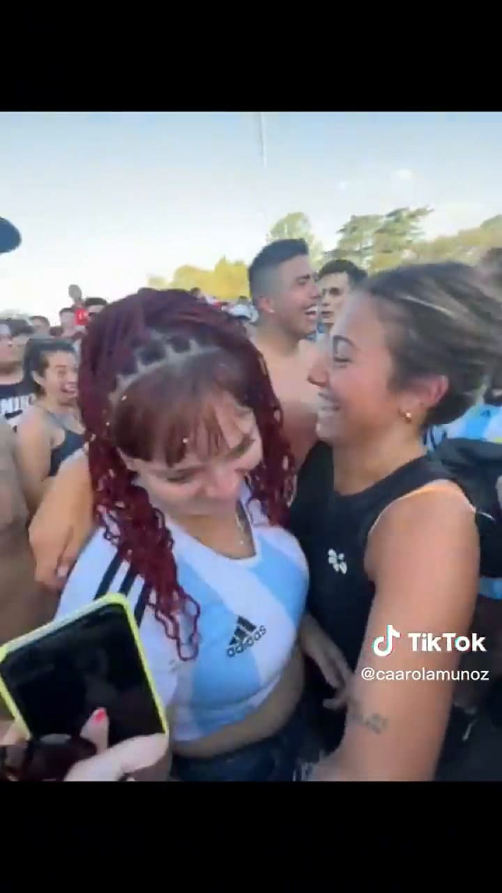 Le robaron el celular durante el festejo pero se lo devolvieron al instante.