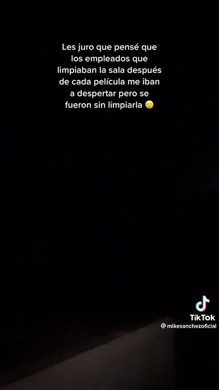 De película: se durmió y terminó encerrado en el cine