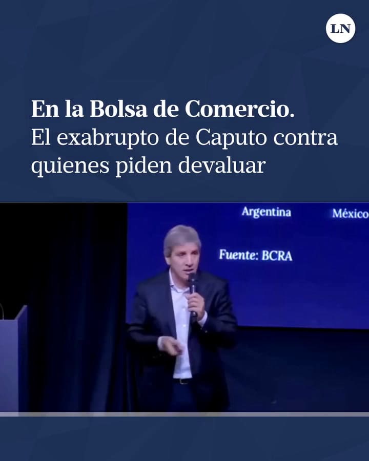 “Me dan ganas de cagarlos a patadas en el culo”: Caputo ante empresarios en la Bolsa de Comercio