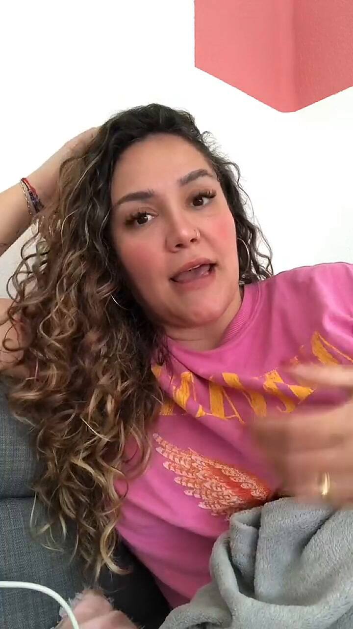 Una exazafata contó que una mujer dejó a su bebé en el suelo del avión