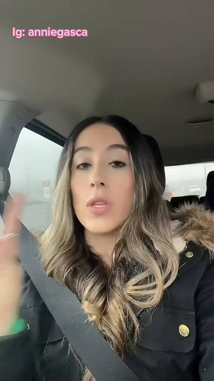 Annie compartió algunos trabajos que tuvo en Canadá