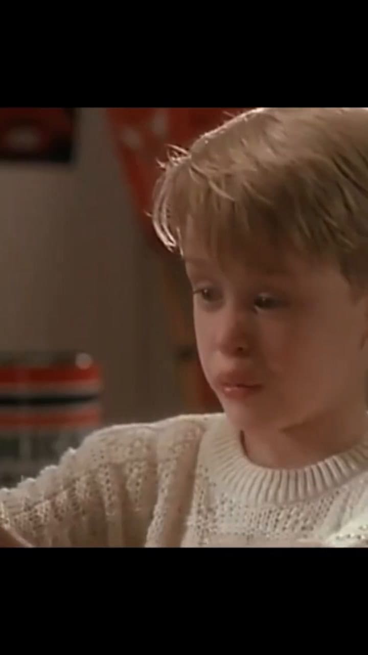 Mi pobre angelito, El Grinch y más: la campaña antiinmigrante de Trump y el ICE en Navidad