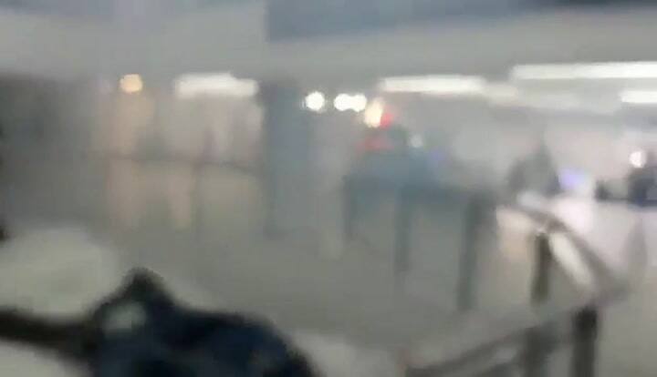 El hall de la estación Once, lleno de humo - Fuente: Twitter @jotaleonetti