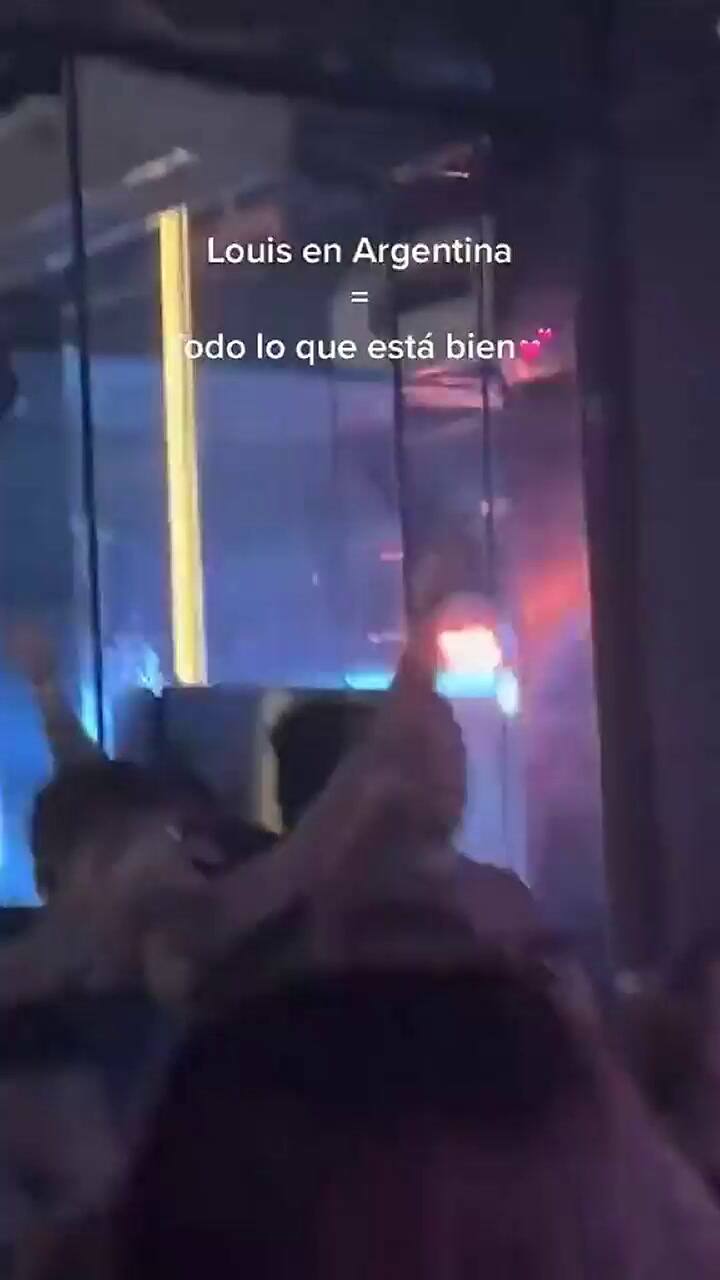 Louis Tomlinson, de fiesta en la noche porteña