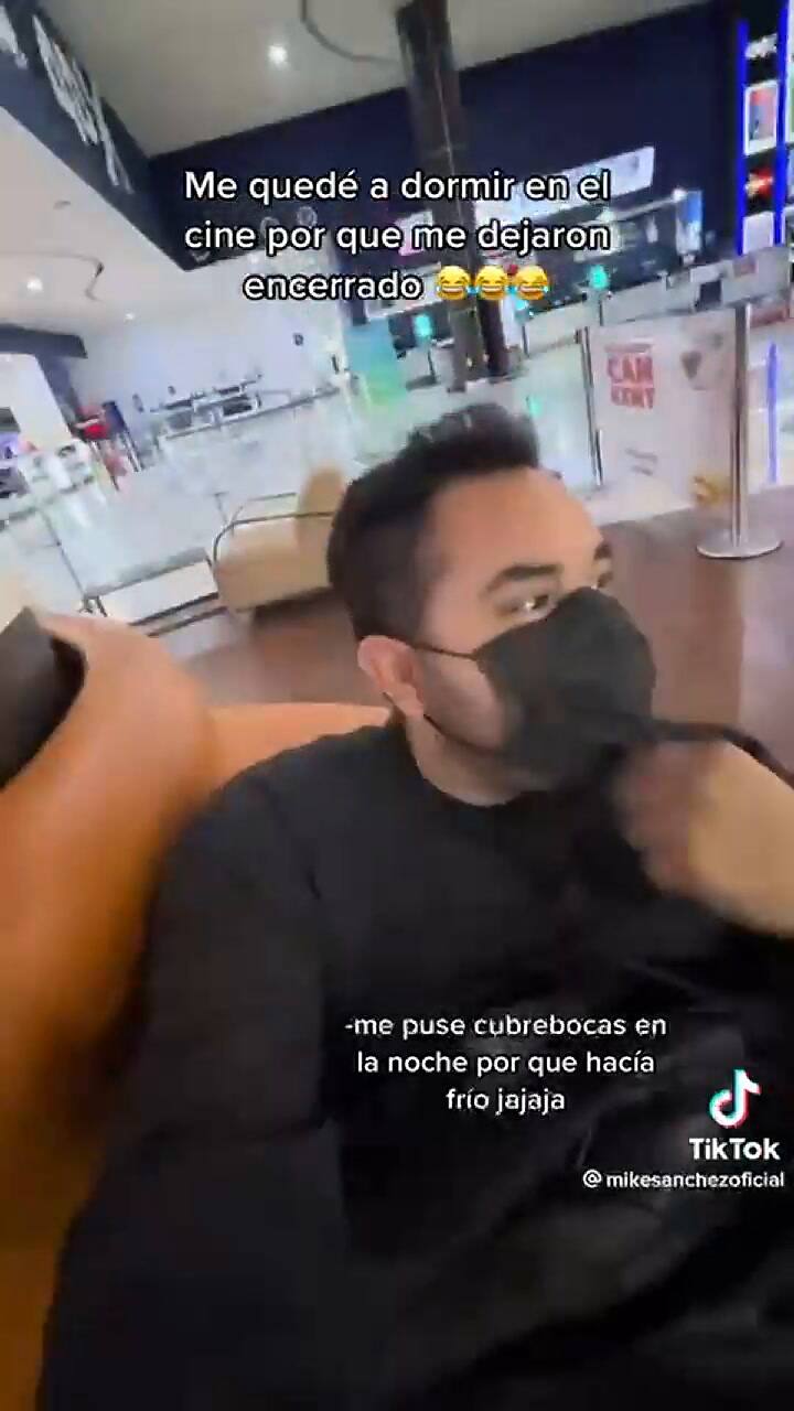 Terminó encerrado en el cine