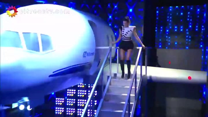 Micaela Viciconte bailando como Xuxa y sus paquitas - Fuente: eltrece