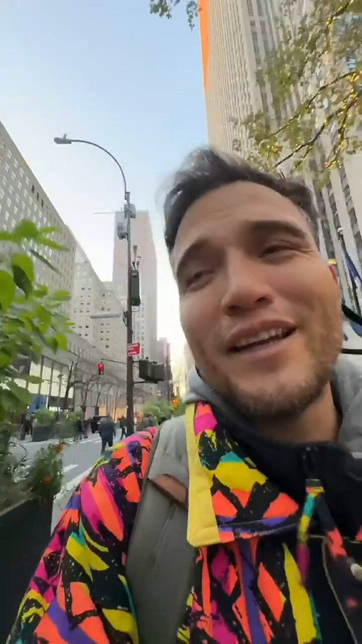 Un tiktoker en Nueva York mostró el encendido de uno de los árboles más icónicos