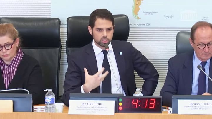 O pedido das Malvinas do embaixador na França e o post-it evitando um incidente diplomático.