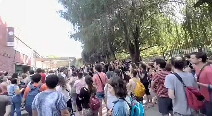 Vandalizaron y robaron una escuela de Palermo