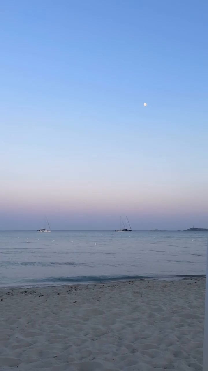 La playa de Cerdeña donde el Cholo Simeone se refugió con su familia