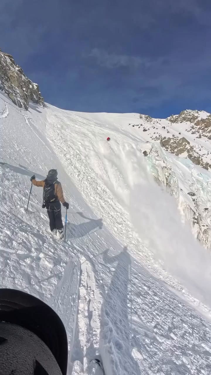 Un esquiador sobrevivió tras ser tragado por una avalancha mientras descendía del tradicional Mont Blanc