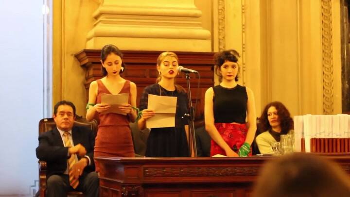 Egreso con denuncias de acoso en el Colegio Nacional Buenos Aires - Fuente: YouTube