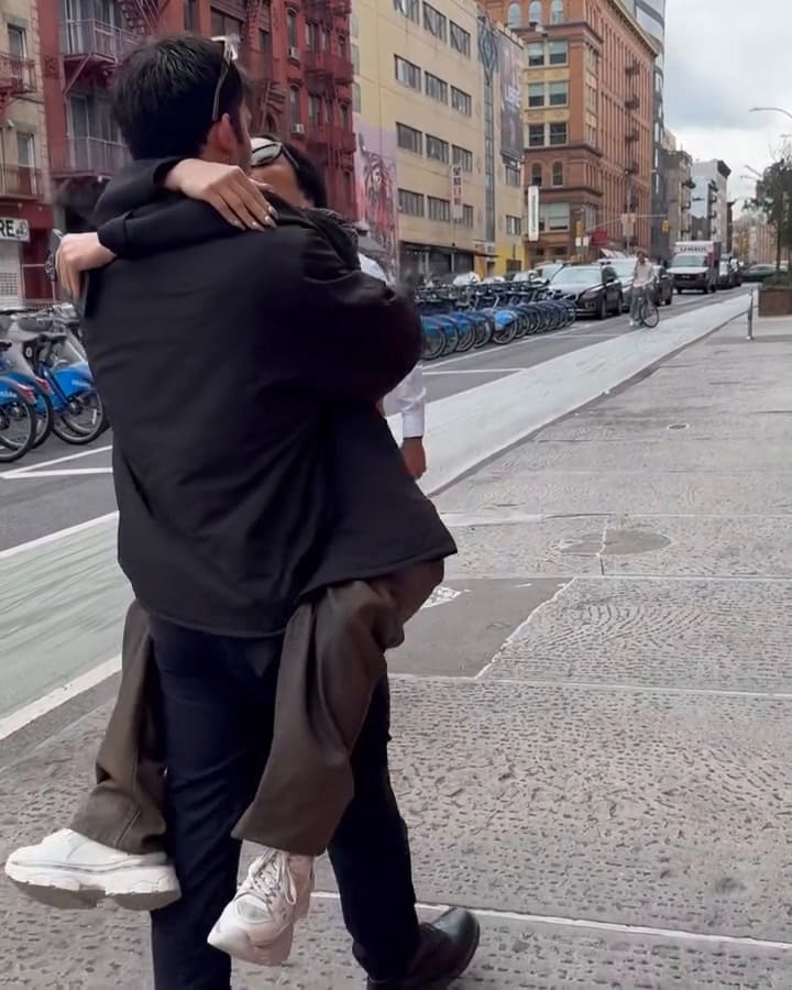 Lali tituló la publicación como "Algunos momentos de un viaje feliz"