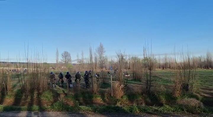 Tomaron una chacra en Río Negro y los vecinos organizan un 'tractorazo' para desalojarlos