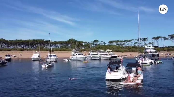 El universo flotante detrás de la Isla Gorriti