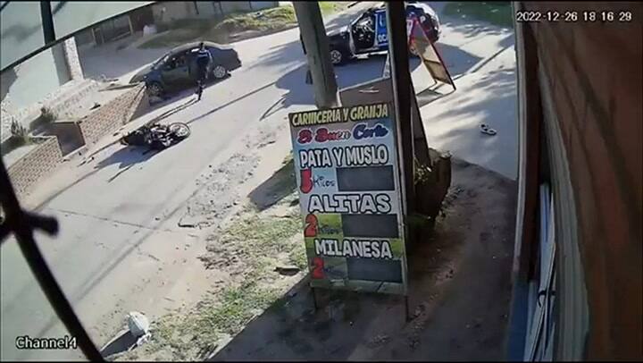 Así fue el momento del choque de los motochorros en Ingeniero Budge