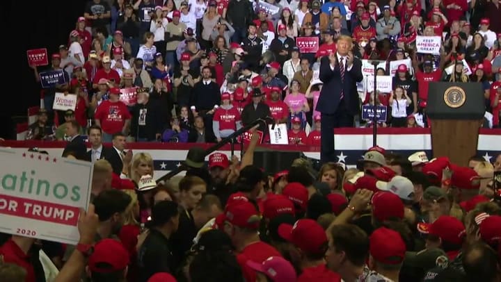 Trump desestima como “farsa” nuevo reporte sobre interferencia electoral de Rusia - Fuente: AFP