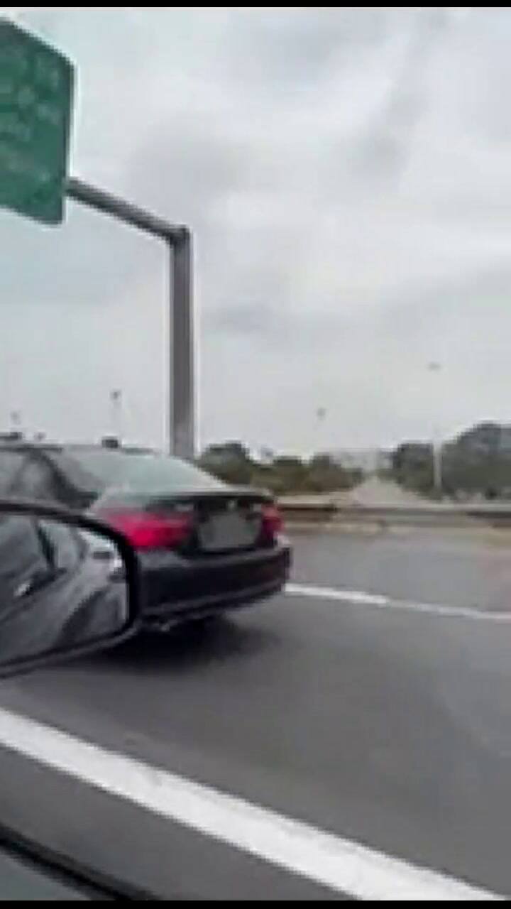 Así manejó el menor con el padre en la autopista