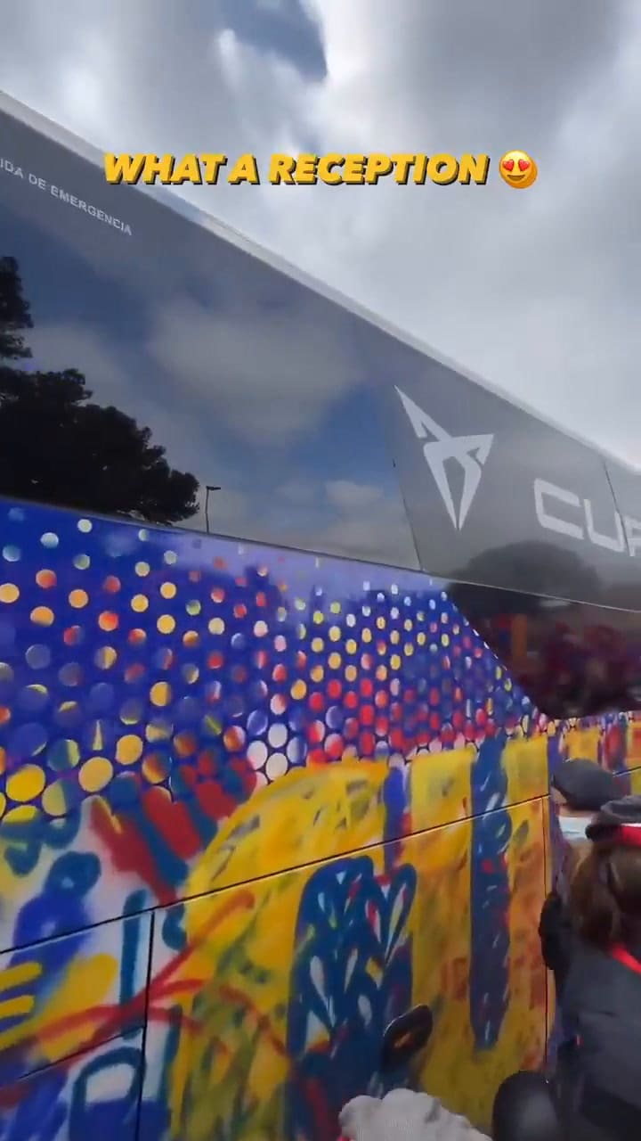 El impactante recibimiento al plantel femenino del Barcelona