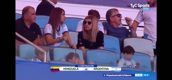El video de Mateo Messi jugando en la tribuna del Maracaná - Fuente: TyC Sports