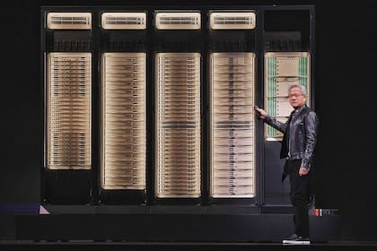 Huang dijo que el chip va a transformar los computadores igual que cuando los teléfonos se volvieron inteligentes