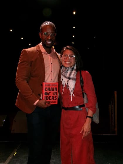 Huang es subeditora de una coalición de más de 150 organizaciones que luchan contra el desalojo de inquilinos