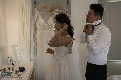 Huang y Lin se alistan para su sesión fotográfica