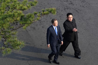 Kim y Moon tomaron un paseo a solas