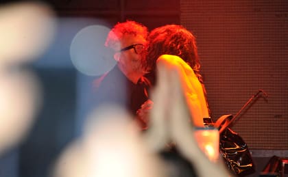 ¿Hubo beso? Los artistas coquetean con los rumores de romance que se instalaron semanas atrás luego de que se declararan su amor a través de Instagram