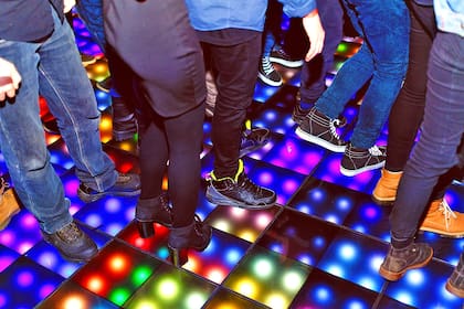 Hubo cortocircuitos con la oposición por el horario de cierre de los boliches