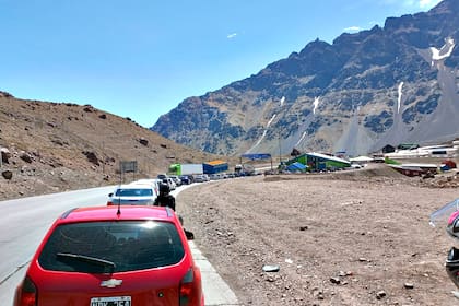 Hubo demoras de hasta siete horas ayer para poder cruzar a Chile